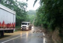 Паднали камъни по пътя Асеновград-Смолян след днешните проливни дъждове