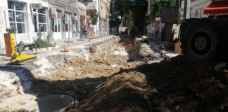 До края на следващата седмица трябва да приключат ремонтните дейности по площада в Асеновград