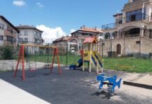 Ремонтите по детските площадки в Асеновград