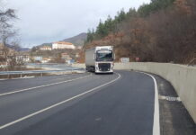 Засилени проверки по пътищата към родните курорти