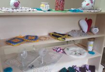 Разнообразна изложба представи днес в Куклен местният Център за социална рехабилитация и интеграция