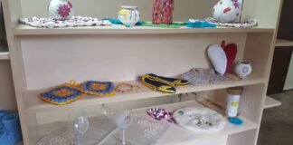 Разнообразна изложба представи днес в Куклен местният Център за социална рехабилитация и интеграция