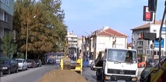 Спешно подменят проблемни участъци от водопровода на Асеновград