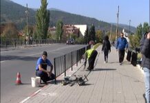 Подменят обезопасителни колчета с метални решетки