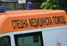 Моторист и пътничката му катастрофираха край Бачково