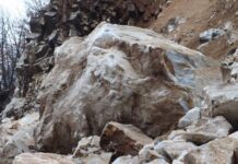 Затварят пътя за Смолян, както и за Яврово, заради свлачища