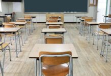 С 500 лева увеличават заплатата на преподаватели, желаещи да преподават по програма „Мотивирани учители“