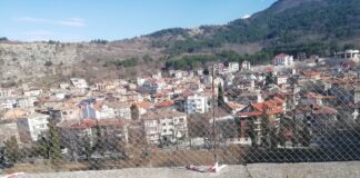 Ротари клуб Асеновград постави временна обезопасителна ограда на Метоха