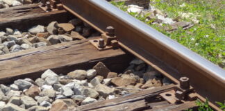 Мъж се самоуби на жп релси в Поповица