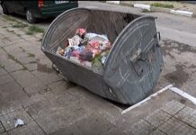 Зрители сигнализират за повредени контейнери за смет из целия град