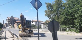 Община Куклен: С повишено внимание през ремонтирания участък пред гимназията по селско стопанство