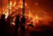 Голям пожар в стопански двор в село Червен