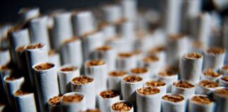 Задържаха 68-годишен мъж в Асеновград с над 750 къса цигари и килограм тютюн без бандерол