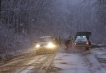 МВР съветва шофьорите на коли с предно предаване при зимни условия