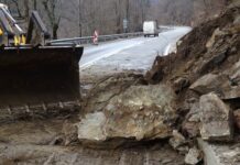 До 18 ч. днес се спира движението в участък от пътя Средногорци – Рудозем