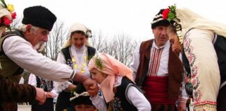 Утре е Сиропустна неделя, наричана още Сирни Заговезни или Прошка