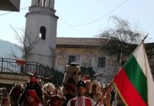 За 6-та поредна година кукерски звънци огласиха Асеновград на Сирница