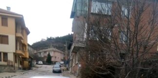 „Инспекторат, паркинги и гаражи“ в Асеновград постави 60 стикера на изоставени коли