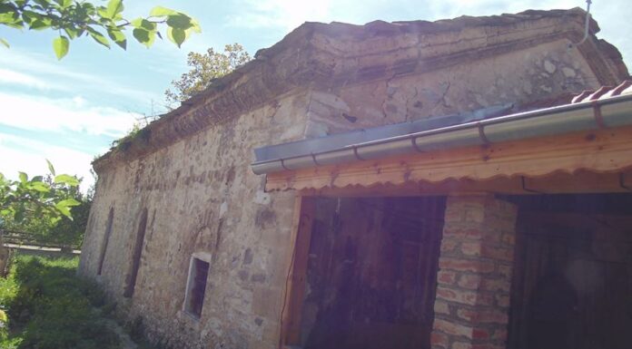 Набират се средства за ремонт на старинната църква в Куклен “Св. Тодор”, вижте къде има кутии за дарения