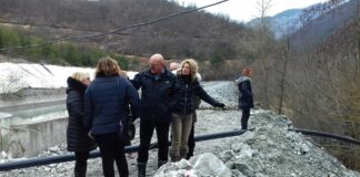 Министърът на околната среда и водите Емил Димитров на проверка след новото замърсяване на реките Юговска и Чепеларска с цианиди