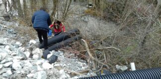 Задържаха две длъжностни лица, допуснали замърсяване на река Юговска и Чая