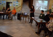 Ученици от ПГ „Цар Иван Асен II“ представиха интерактивен урок „Пътуване във времето“ във фоайето на Градската библиотека