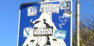 Вандали облепят със стикери пътните знаци в Асеновград Вандализъм