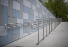 Социалното министерство финансира изграждането на 54 съоръжения за достъпна среда за хора с увреждания