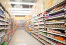 Открити са близо 60 тона хранителни стоки с неясен произход или изтекъл срок на годност