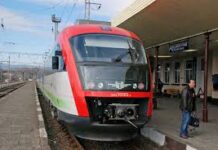 Движението на влаковете в страната ще продължава да се осъществява без промяна в тяхното разписание