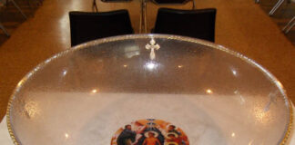 Вчера, на Неделя Кръстопоклонна , осветиха съставките за осмото мироварене в БПЦ-БП