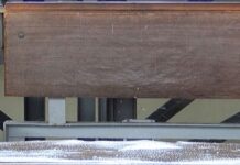 Покривът на спортна зала „Асеновец” отново протече