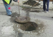 Засилено почистване на отводнителните шахти в Асеновград след проливните дъждове