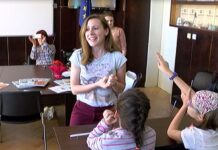 Защо е важно да тренираме въображението си разкри детската писателка Радостина Николова пред ученици от СУ „Св.св. Кирил и Методий”