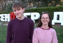 Лора и Станислав пред ТВ САТ КОМ след отличието им в „Китайски езиков мост”