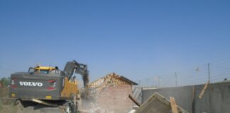 Приключи акцията по принудителното премахване на незаконните постройки в кв.”Лозница”