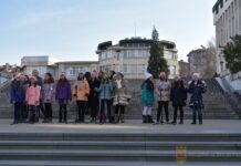 Коледни поздрави от талантите на СУ „Свети княз Борис I” и СУ „Св. св. Кирил и Методий”