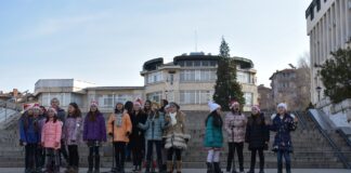 Коледни поздрави от талантите на СУ „Свети княз Борис I” и СУ „Св. св. Кирил и Методий”