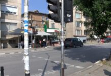 Неработещ светофар до ОУ„Петко Каравелов”