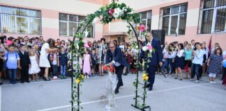 Кметът Емил Караиванов откри новата учебна година в ОУ „Петко Каравелов“