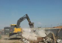 48 незаконни постройки в ромската махала са съборени