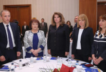 МОН: Учителите са най-важният фактор на образованието