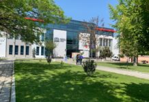 Таксите за студентите платено обучение се определят от МОН