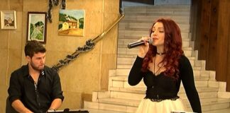 Милена Костова изпълни любими коледни песни в родния си Асеновград