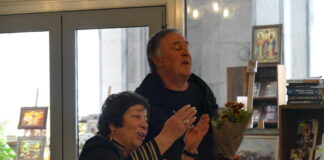 Божана Апостолова гостува в Асеновград с новите си книги