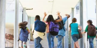 17 хил. деца и ученици са върнати отново в образователната система