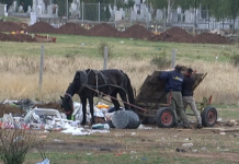 Дни, след като бе почистен, районът на Новите гробища отново се замърсява