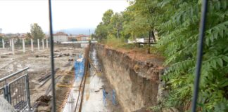 Алеята все още липсва