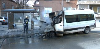 Автобус на градския транспорт се запали по време на движение