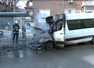 Автобус на градския транспорт се запали по време на движение